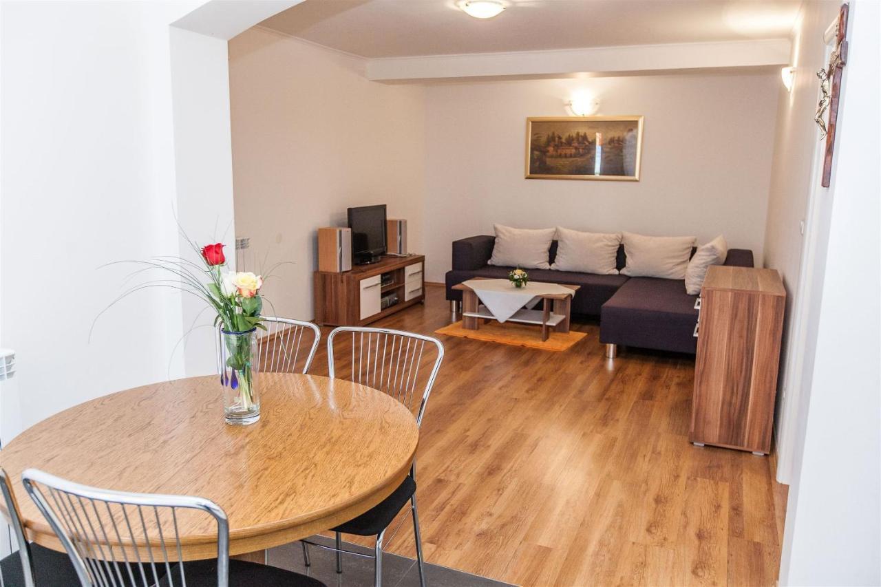 קריקווניצה Apartments Carmen מראה חיצוני תמונה